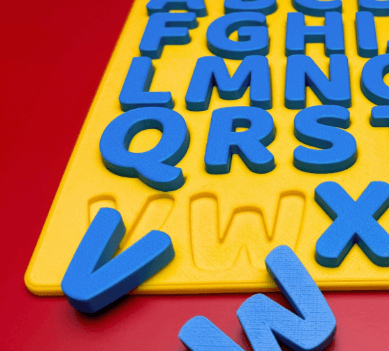 Quebra-Cabeça Educativo do Alfabeto com Letras de Encaixe